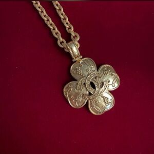 J620 Chanel Clover Necklace + Box